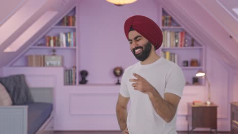 Glücklicher-Sikh-Indianer-Lacht
