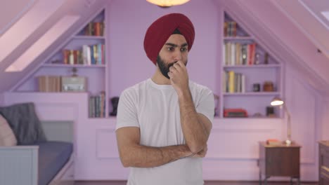 Deprimierter-Sikh-Indianer-Denkt-Nach