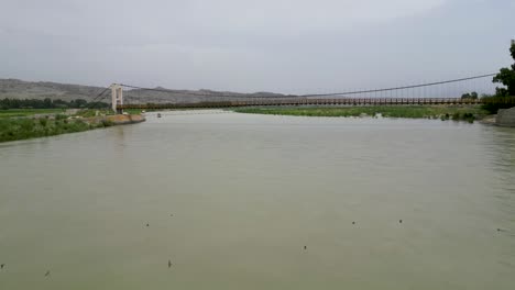 Puente-Sobre-El-Río-Kunar
