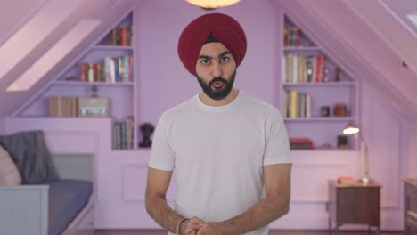 Ernsthafter-Sikh-Indianer-Redet