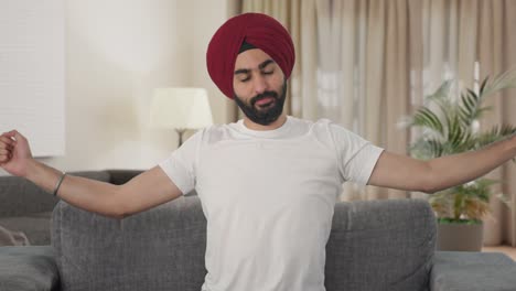 Hombre-Indio-Sikh-Cansado-Y-Somnoliento