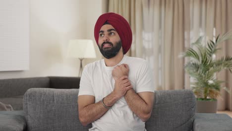 Kranker-Sikh-Indianer,-Der-Unter-Handschmerzen-Leidet