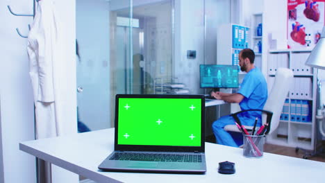 Footage-of-laptop-with-green-screen