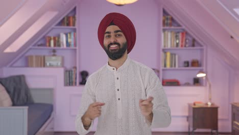 Glücklicher-Sikh-Indianer,-Der-Tanzt-Und-Genießt