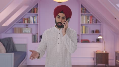 Wütender-Sikh-Indianer,-Der-Jemanden-Am-Telefon-Anschreit