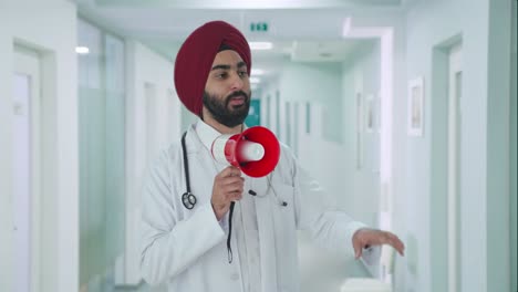 Wütender-Indischer-Sikh-Arzt-Protestiert