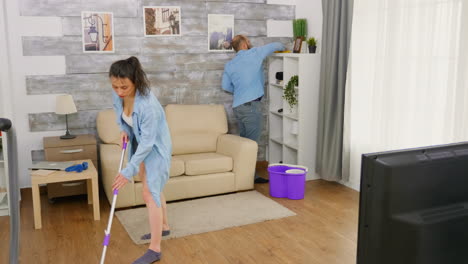 Keeing-the-house-clean