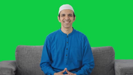 Hombre-Musulmán-Feliz-Sonriendo-A-La-Cámara-Pantalla-Verde