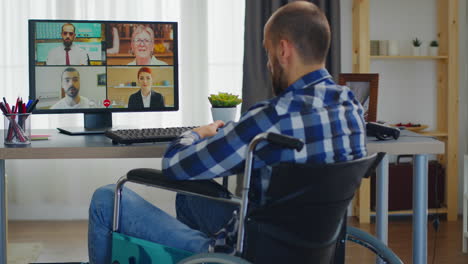 Video-call-in-home-office