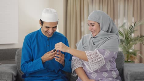 Muslim-wife-gifting-car-to-husband