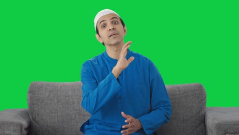 Angry-Muslim-man-shouting-on-someone-Green-screen