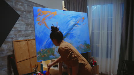 Oil-painting-in-art-studio