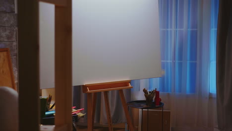 Paint-brushes-in-art-studio