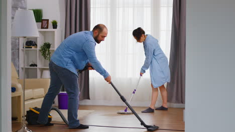 Cleaning-floor-with-vacuum-cleaner