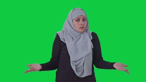 Verwirrte-Muslimische-Frau,-Welche-Frage-Greenscreen