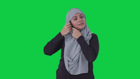 Happy-Muslim-woman-wearing-Hijab-Green-screen