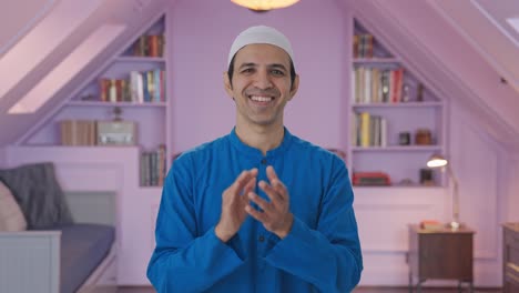 Happy-Muslim-man-saying-clapping-and-appreciating