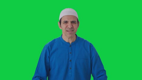 Hombre-Musulmán-Enojado-Gritando-En-Alguien-Pantalla-Verde