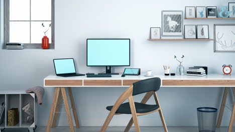 Helles,-Modernes-Home-Office-Mit-Einem-Stilvollen-Holztisch-Mit-Elektronischen-Geräten-Wie-PC,-Notebook,-Smartphone-Und-Tisch-Mit-Leeren-Bildschirmen.-Komfortabler-Arbeitsplatz,-Kreativer-Arbeitsraum.-HD