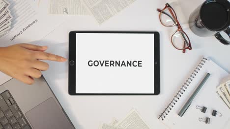 Governance-Anzeige-Auf-Einem-Tablet-Bildschirm