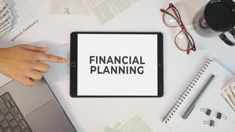 Planificación-Financiera-Que-Se-Muestra-En-La-Pantalla-De-Una-Tableta