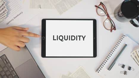 Liquiditätsanzeige-Auf-Einem-Tablet-Bildschirm