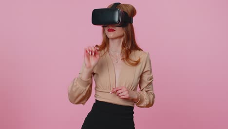 Chica-Usando-Realidad-Virtual-Tecnología-Futurista-Casco-De-Auriculares-Vr-Para-Jugar-Videojuego-De-Simulación-3d