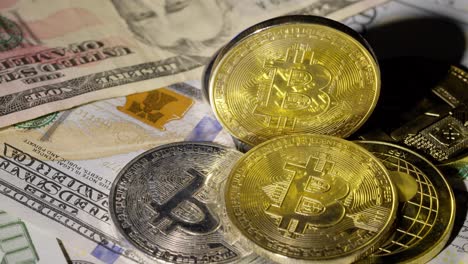 Bitcoin-BTC-Münze-Und-Ethereum-Eth-Münzen-Rotieren-Auf-100-Dollar-Scheinen,-Virtueller-Geldabbau