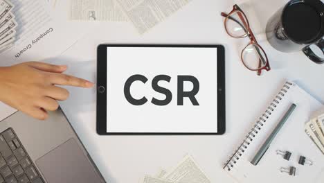 CSR-Anzeige-Auf-Einem-Tablet-Bildschirm