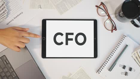 CFO-Anzeige-Auf-Einem-Tablet-Bildschirm