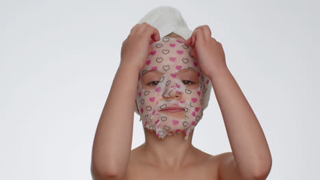 Kind-Mädchen-Entfernen-Kosmetische-Feuchtigkeitsspendende-Gesichtsmaske,-Teenager-Hautpflege-Behandlung,-Naturkosmetik