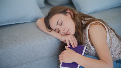 Woman-Falls-Asleep-Reading-Boring-Book