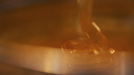 Golden-Thick-Honey-When-Pouring