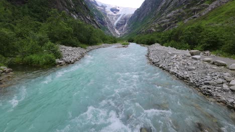 Glaciar-Kjenndalsbreen-Hermosa-Naturaleza-Noruega-Paisaje-Natural.