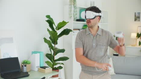 Freelancer-Entspannt-Mit-VR-Gaming