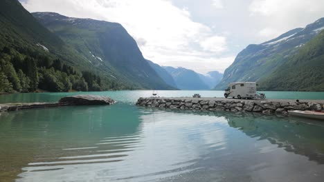 Familienurlaub,-Wohnmobil,-Urlaubsreise-Im-Wohnmobil.-Schöne-Natur-Norwegen-Naturlandschaft.