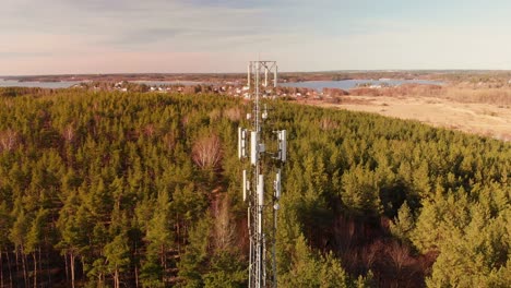 Torre-De-Telefonía-Móvil-En-Zona-Rural