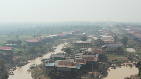 Hazy-day-over-village-on-stilt-along-the-Tonle-Sap-river