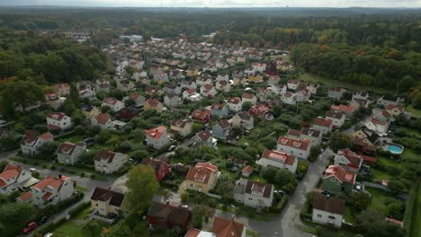 Casas-Residenciales-En-Los-Suburbios-De-Estocolmo,-Suecia