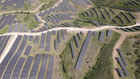 Konzeptlösung-Für-Klimawandel,-Erneuerbare-Energiequelle,-Solarpanelpark