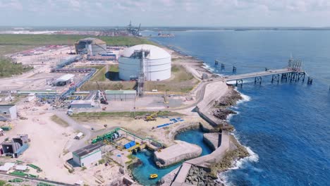 Private-port-for-distribution-and-storage-of-liquefied-natural-petroleum-gas