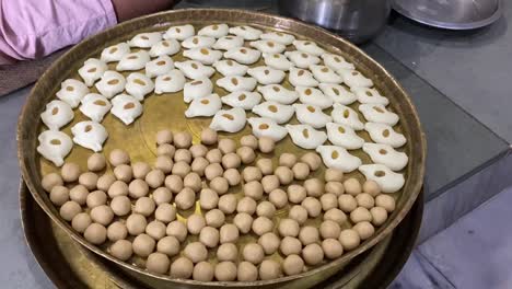 Making-of-traditional-bengali-sweets-in-a-local-shop-in-Kolkata