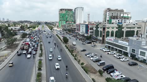 Overlooking-Traffic-On-Highway-In-Karachi