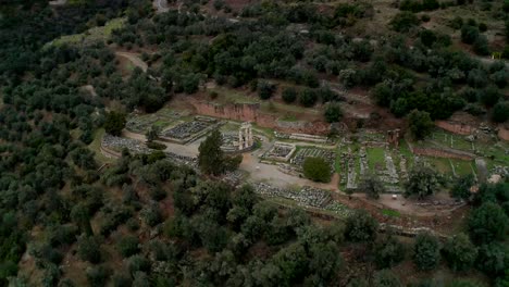 Grecia-Delfos-Pilares-Famosos-Templo-Griego-De-Atena-Lugar-De-Filosofía