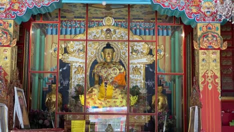 Bodh-Gaya-Buddha-Idol-at-Buddhasikkhalay-Monastery