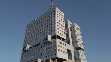 Kaliningrader-Altes-Gebäude-Im-Retro-Stil,-Haus-Der-Sowjets,-Ansicht-2