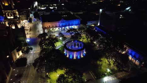 Guadalajara-Nachtaufnahme-Des-Berühmten-Parks-Jalisciences