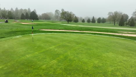 Golf-green-on-a-cloudy-morning