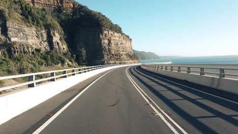 Puente-Del-Acantilado-Del-Mar-A-Lo-Largo-De-La-Costa-De-Nueva-Gales-Del-Sur,-Australia