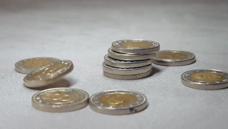 Monedas-De-Florines-Húngaros-Cayendo